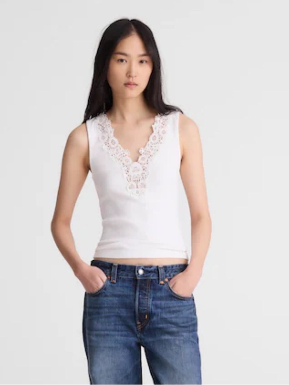 nwt lace-trim v-neck tank
